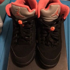 Vivid pink Jordan 5’s